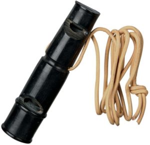 Schecker Büffelhorn Pfeife mit Pfeifton und Trillerton, Doppeltonpfeife, Lederband